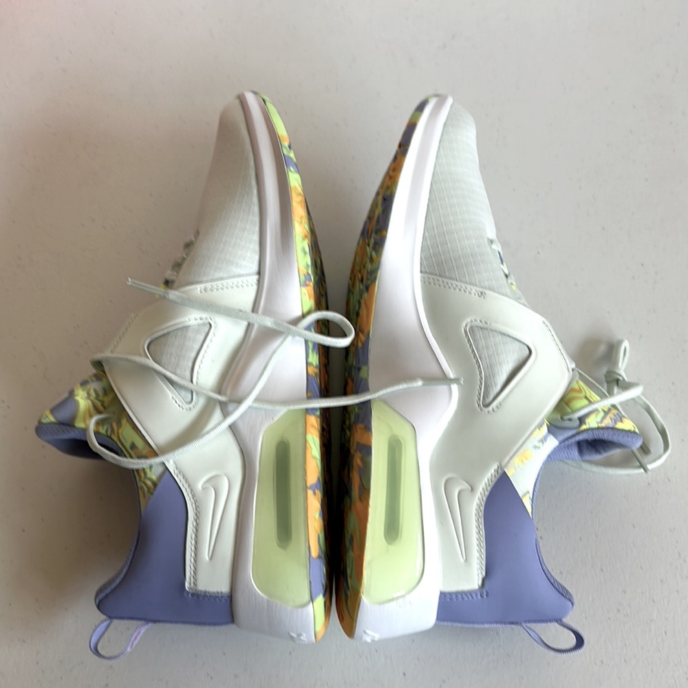 NWT.   Women's Nike Air Max Bella TR 5 Size 11 - Picture 9 of 12